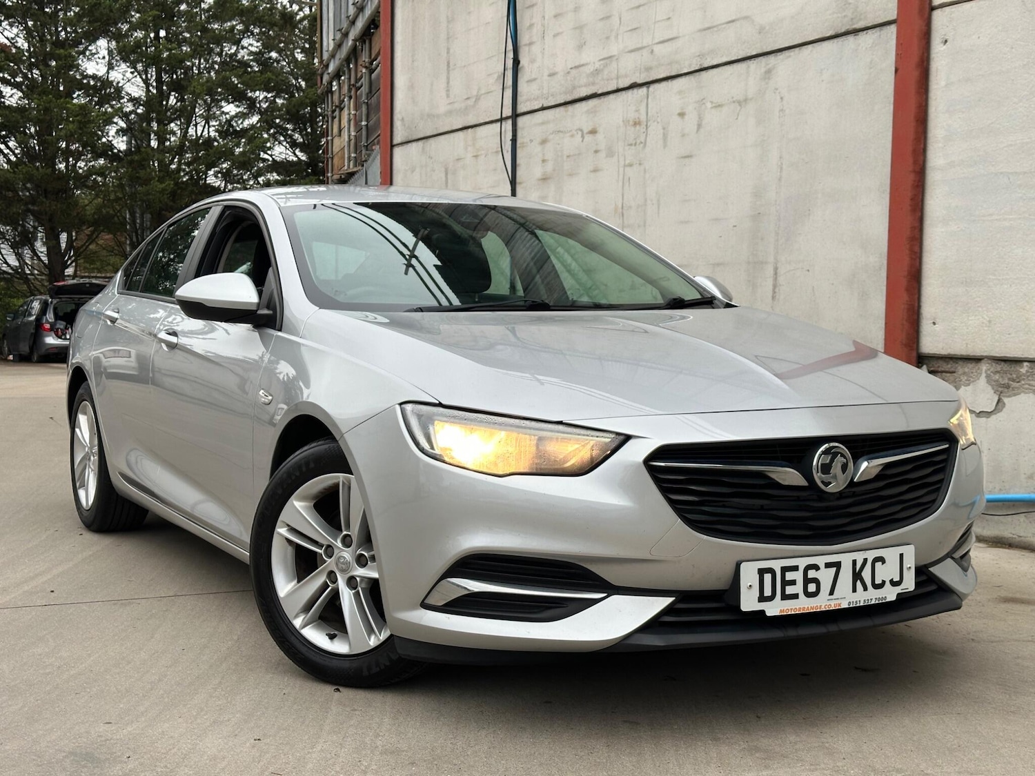 Used Vauxhall Insignia 2017 for sale - 76042588: Photo 1