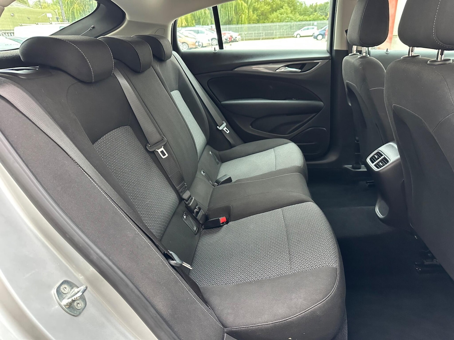 Used Vauxhall Insignia 2017 for sale - 76042588: Photo 17