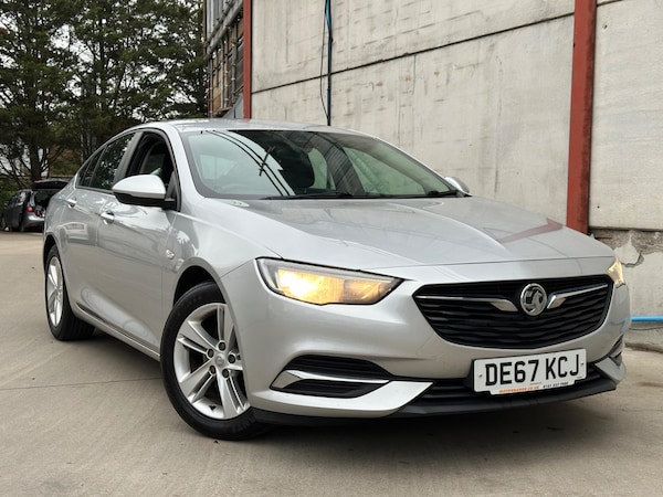 Used Vauxhall Insignia 2017 for sale - 76042588: Photo 1