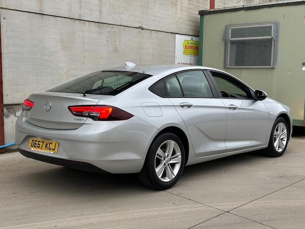 Used Vauxhall Insignia 2017 for sale - 76042588: Photo 4