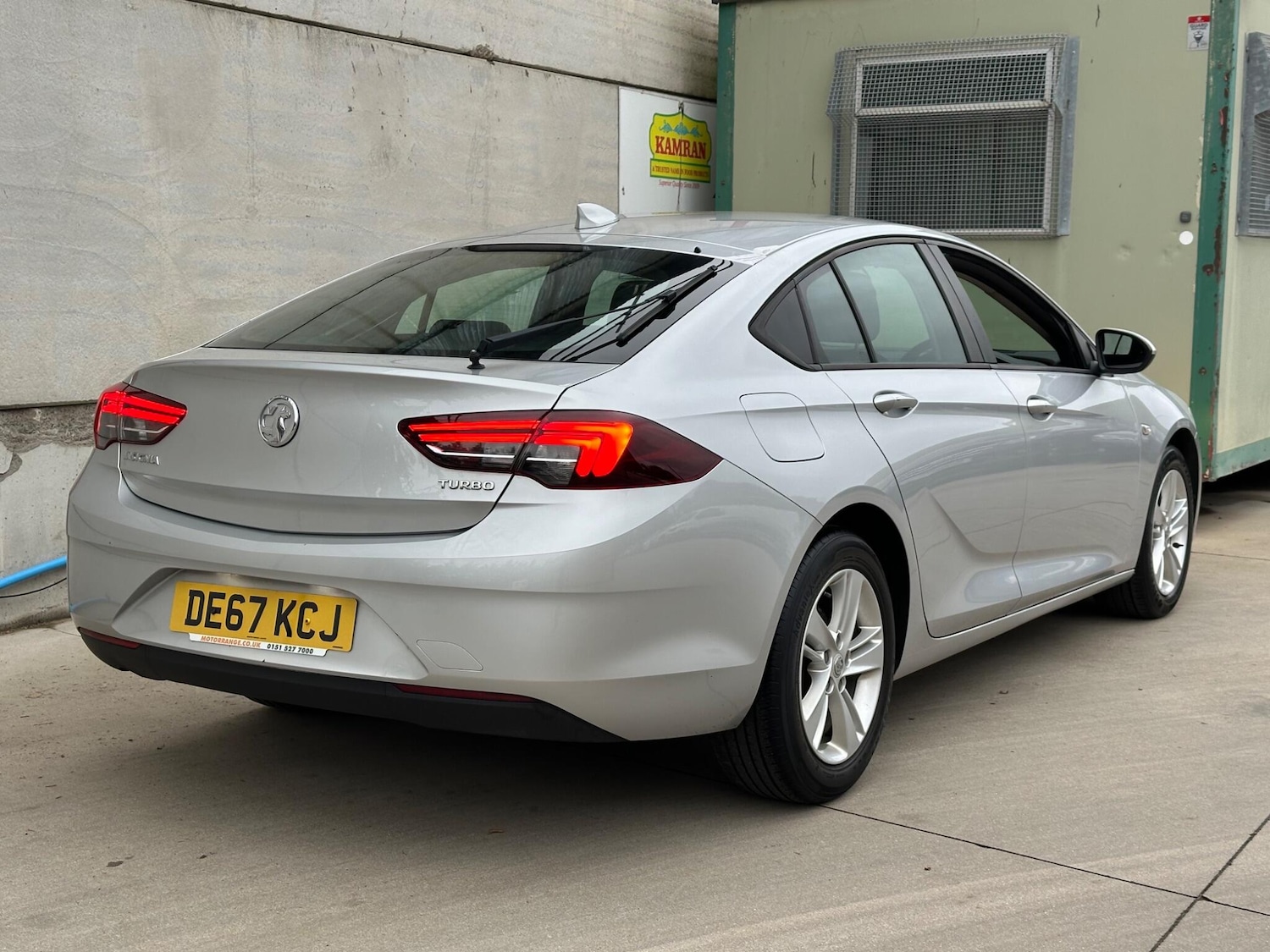 Used Vauxhall Insignia 2017 for sale - 76042588: Photo 5
