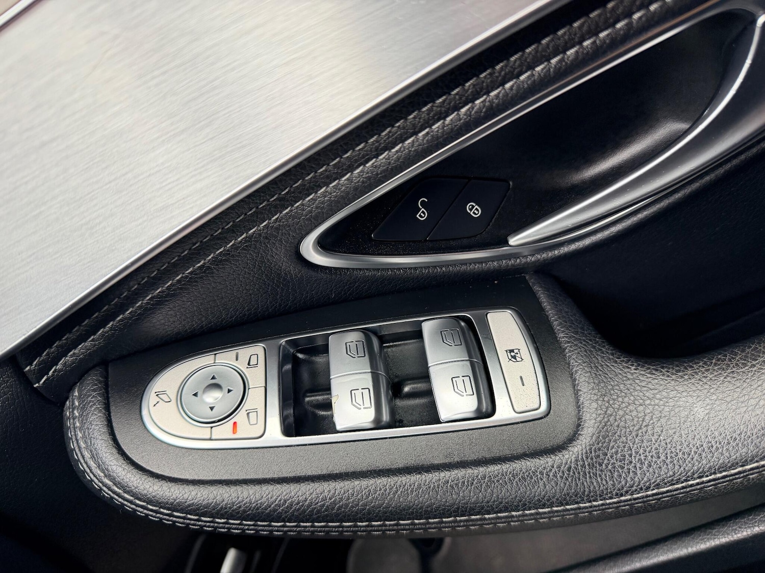 Used Mercedes-Benz C Class 2015 for sale - 76398899: Photo 28