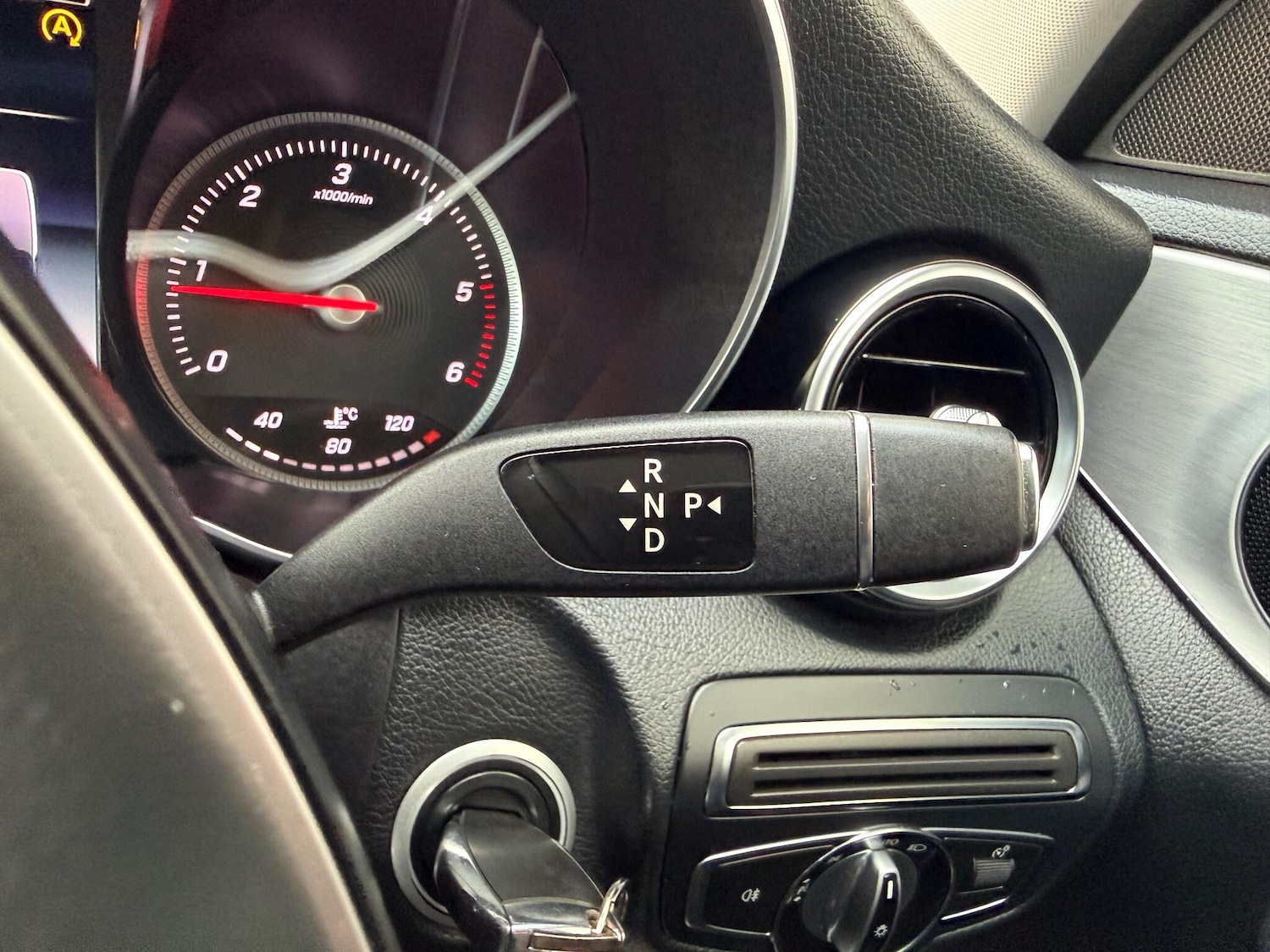 Used Mercedes-Benz C Class 2015 for sale - 76398899: Photo 32