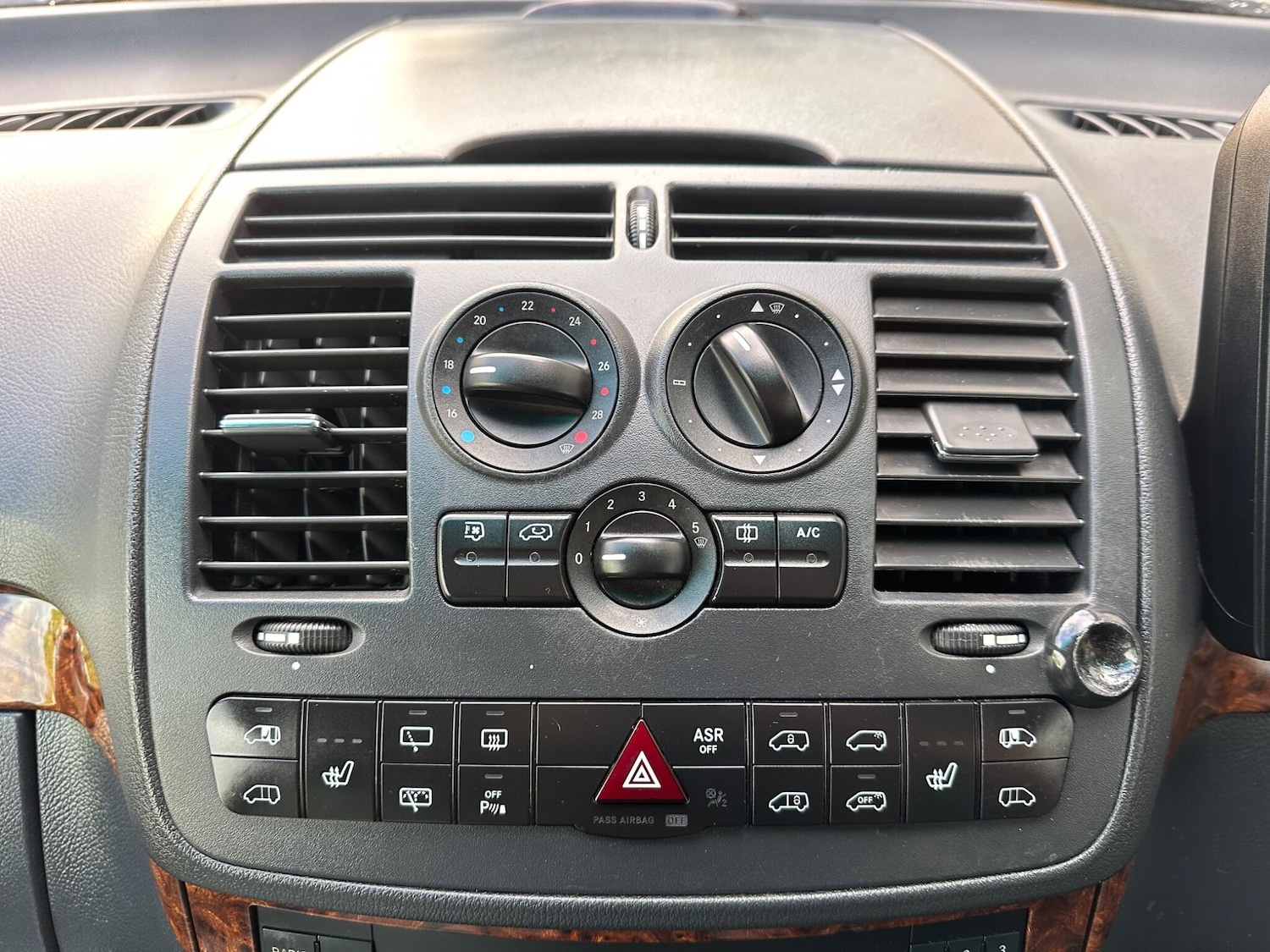 Used Mercedes-Benz Viano 2012 for sale - 76072743: Photo 33