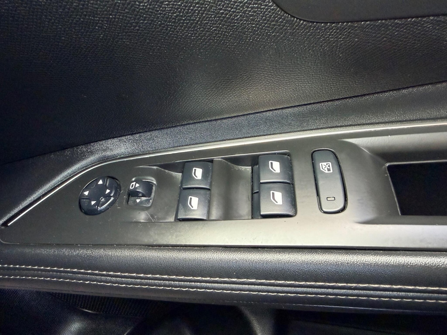 Used Peugeot 5008 for sale - 77278681: Photo 30