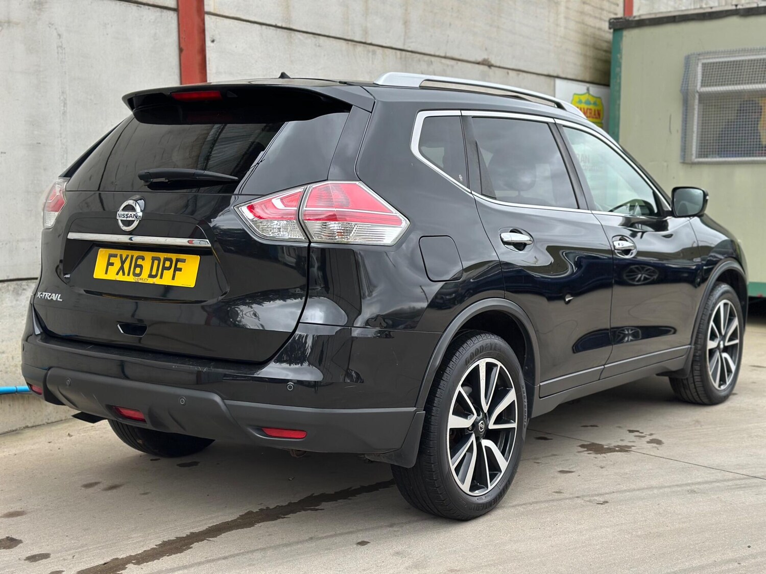 Used Nissan X-Trail for sale - 77683521: Photo 11