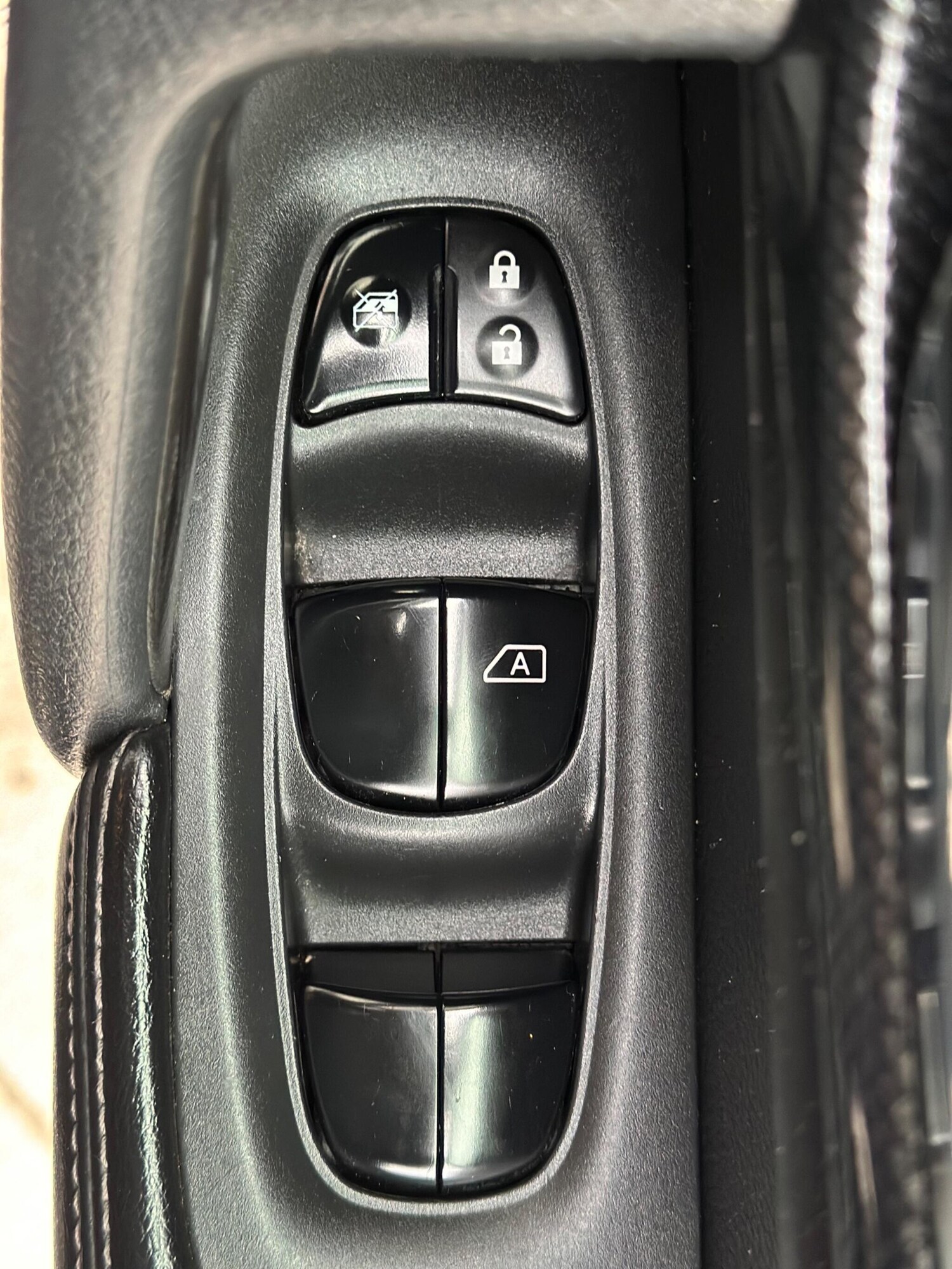 Used Nissan X-Trail for sale - 77683521: Photo 24