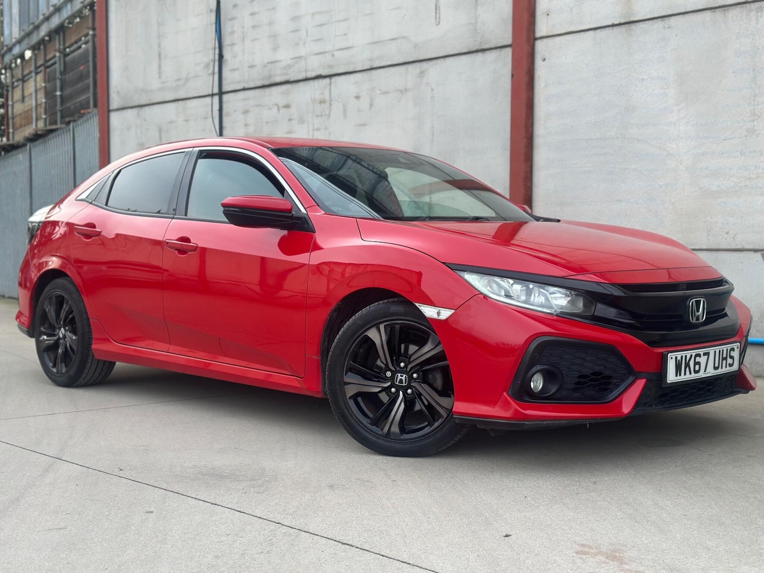 Used Honda Civic 2017 for sale - 78100539: Photo 2