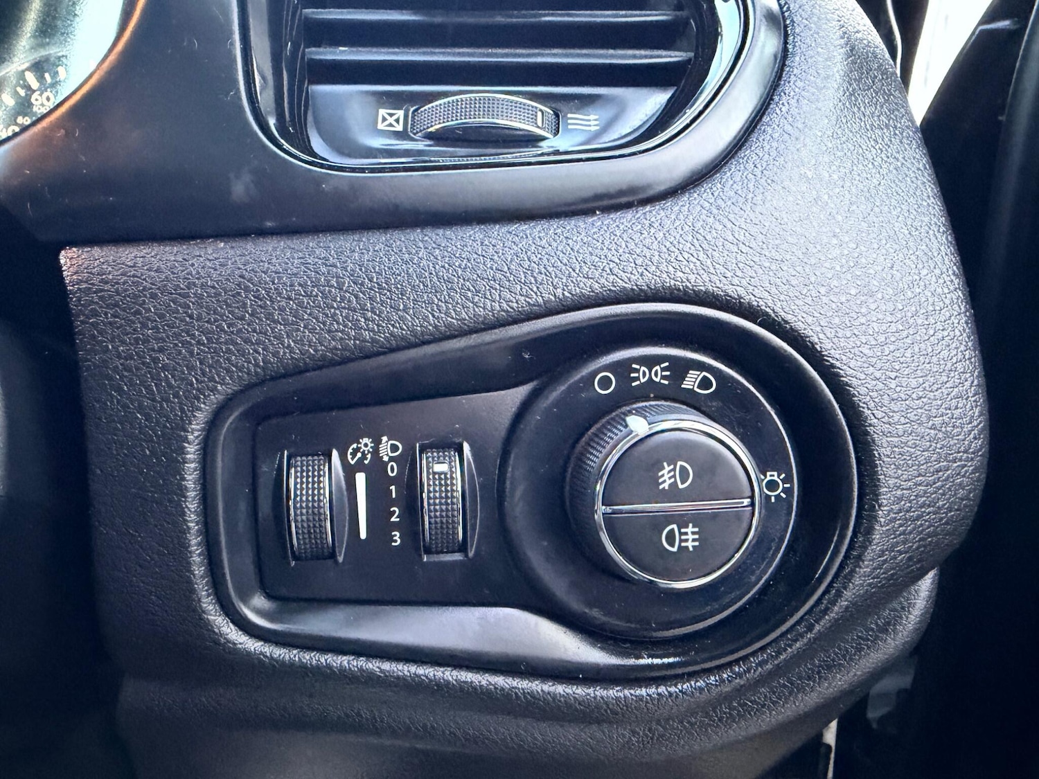 Used Jeep Renegade 2016 for sale - 77898257: Photo 26