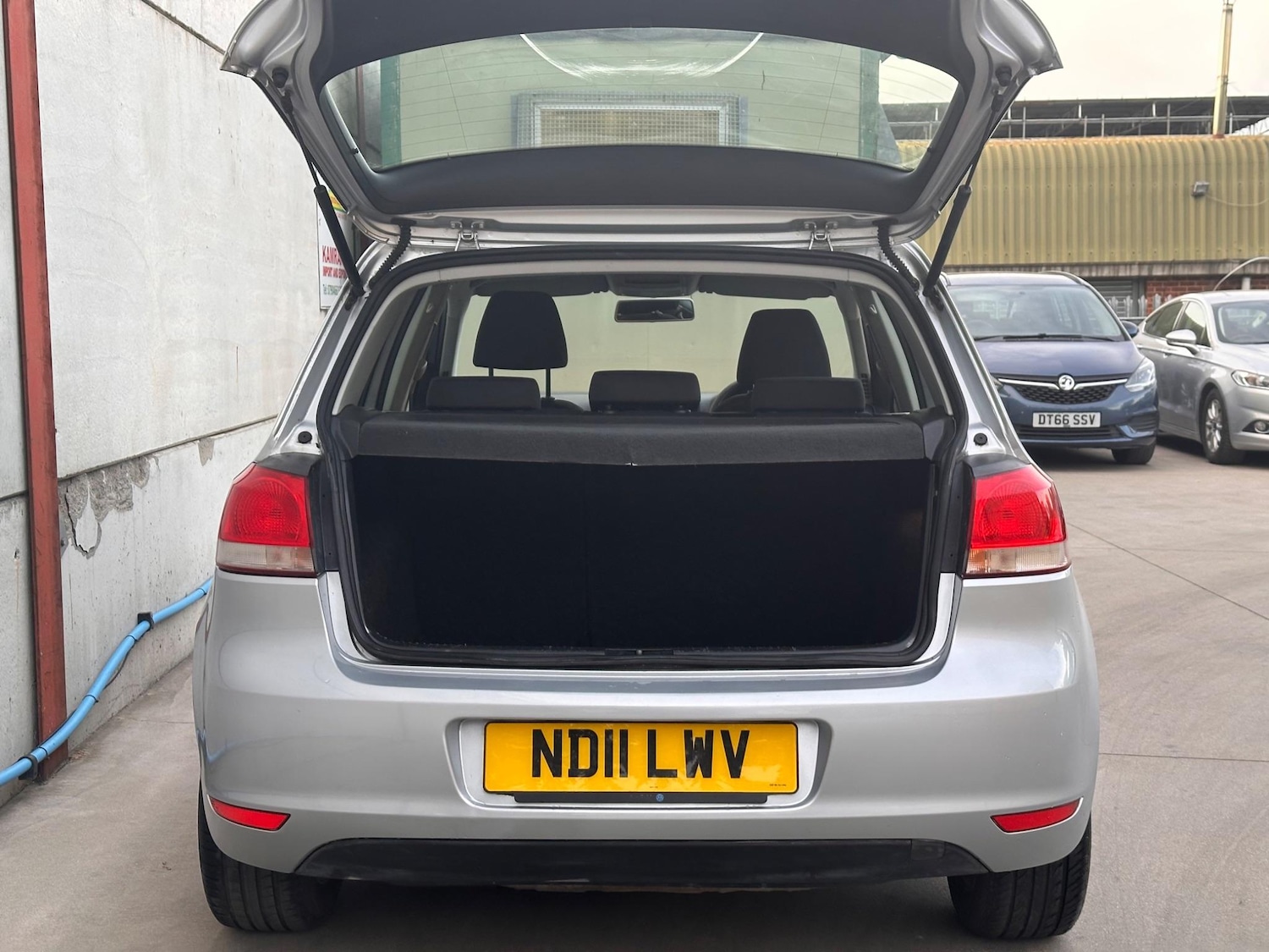 Used Volkswagen Golf 2011 for sale - 74127825: Photo 21