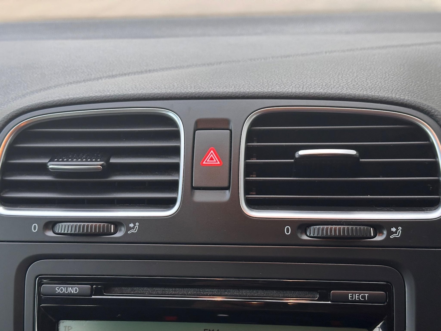 Used Volkswagen Golf 2011 for sale - 74127825: Photo 22