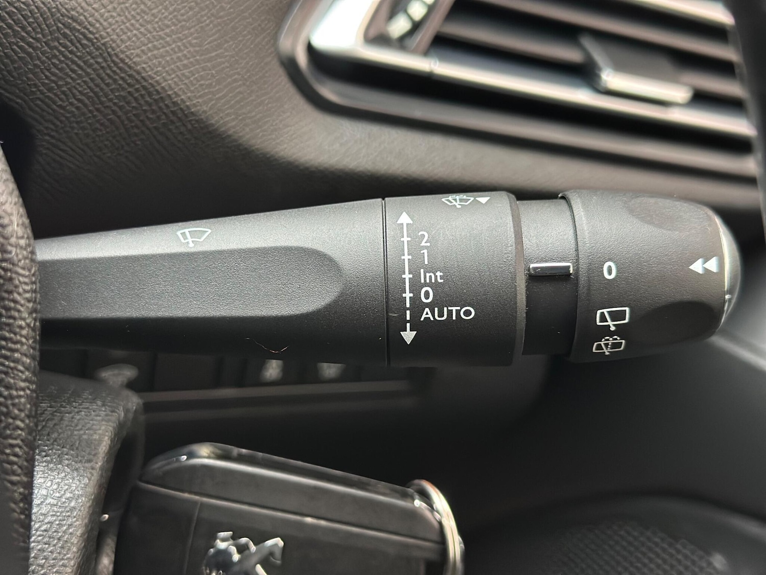 Used Peugeot 308 2017 for sale - 77798976: Photo 19