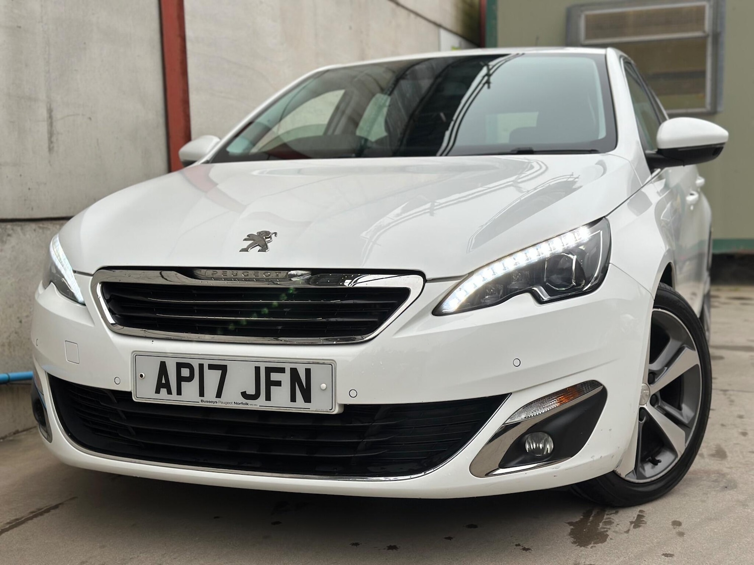 Used Peugeot 308 2017 for sale - 77798976: Photo 6