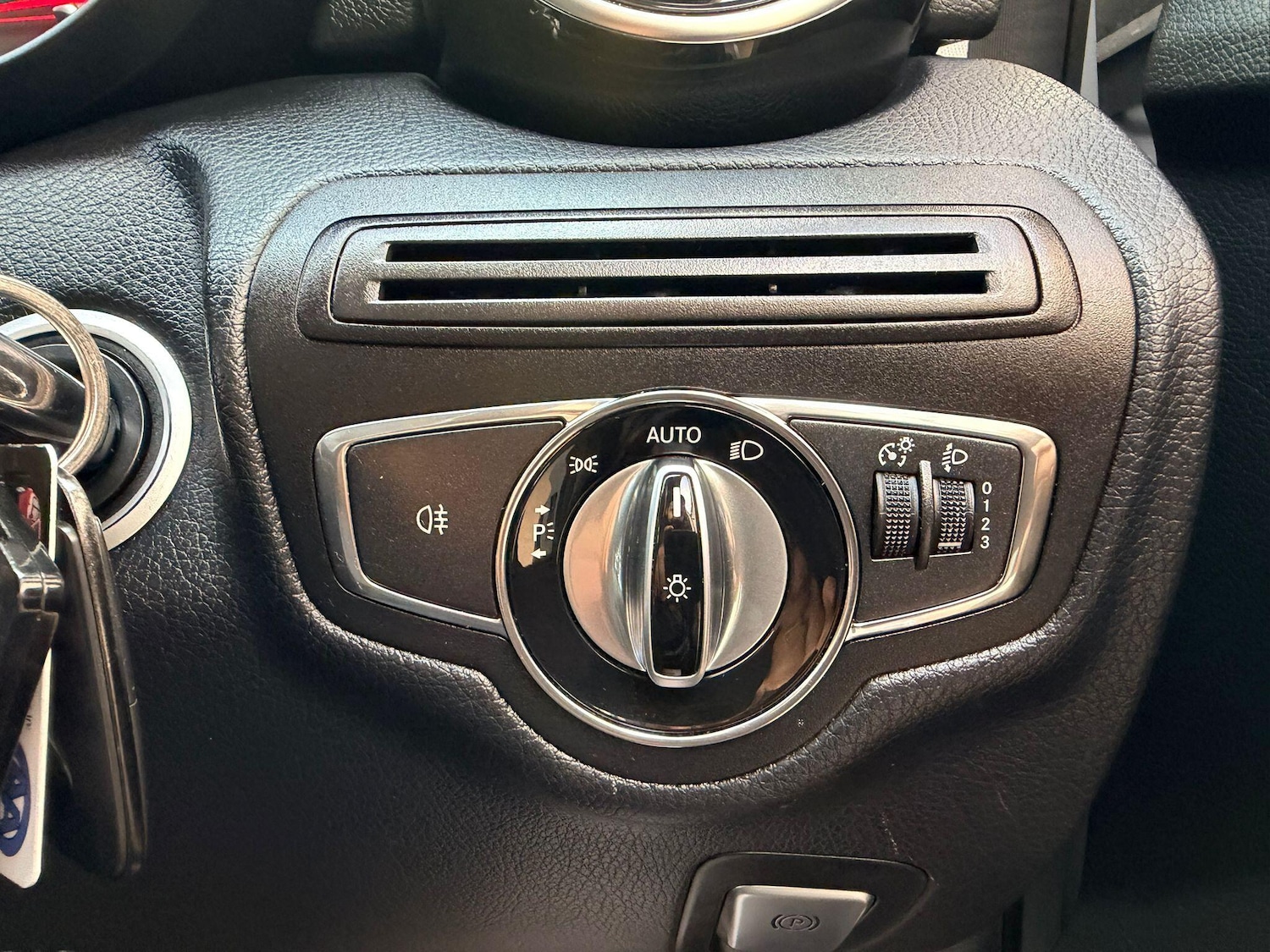 Used Mercedes-Benz C Class 2015 for sale - 76866546: Photo 23