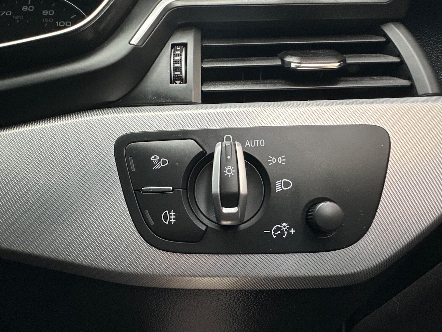 Used Audi A4 2018 for sale - 76269932: Photo 30