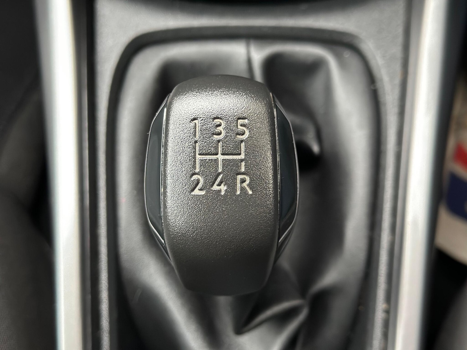 Used Peugeot 2008 2017 for sale - 76360123: Photo 25