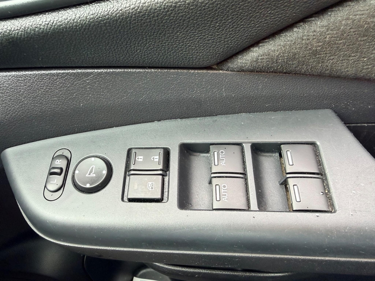 Used Honda CR-V for sale - 77305175: Photo 31