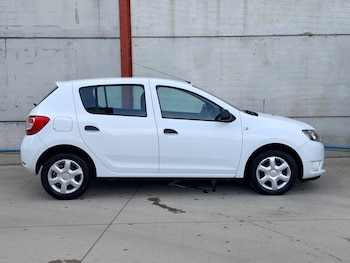 Used Dacia Sandero 2015 for sale - 78622623: Photo
