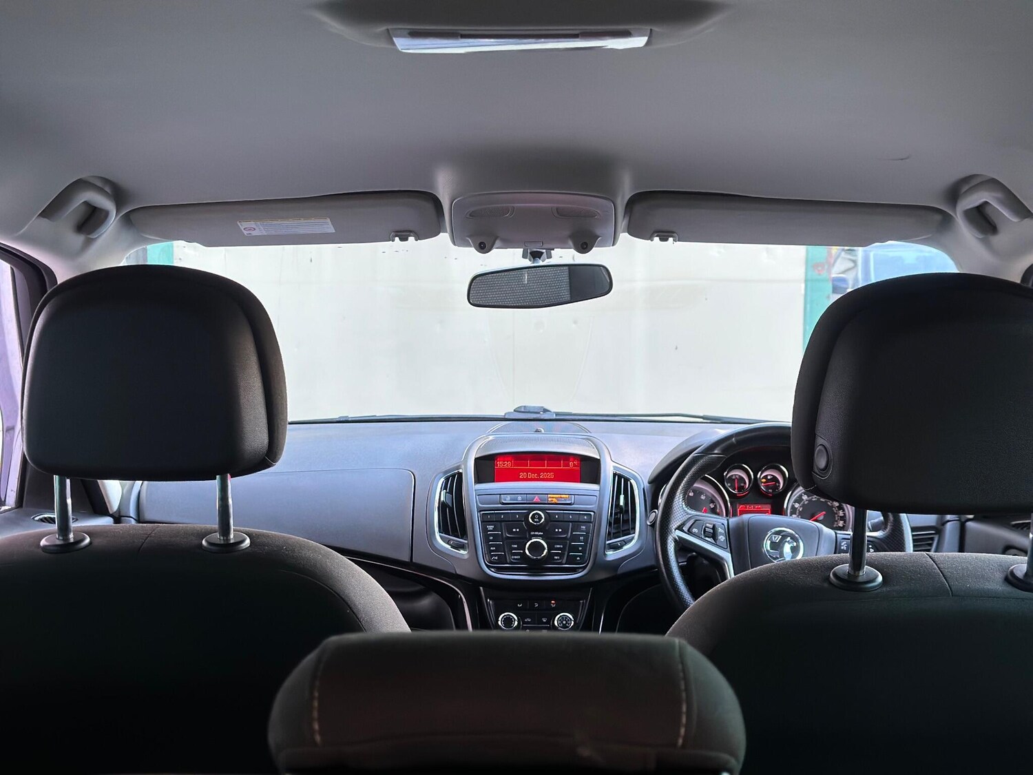 Used Vauxhall Zafira 2015 for sale - 77016025: Photo 32