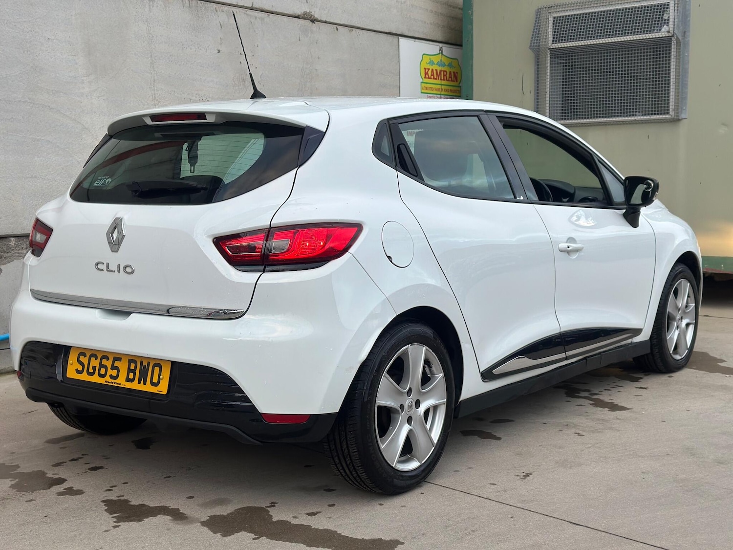 Used Renault Clio 2015 for sale - 76620489: Photo 10