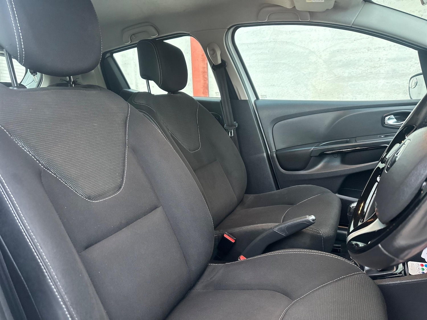 Used Renault Clio 2015 for sale - 76620489: Photo 13