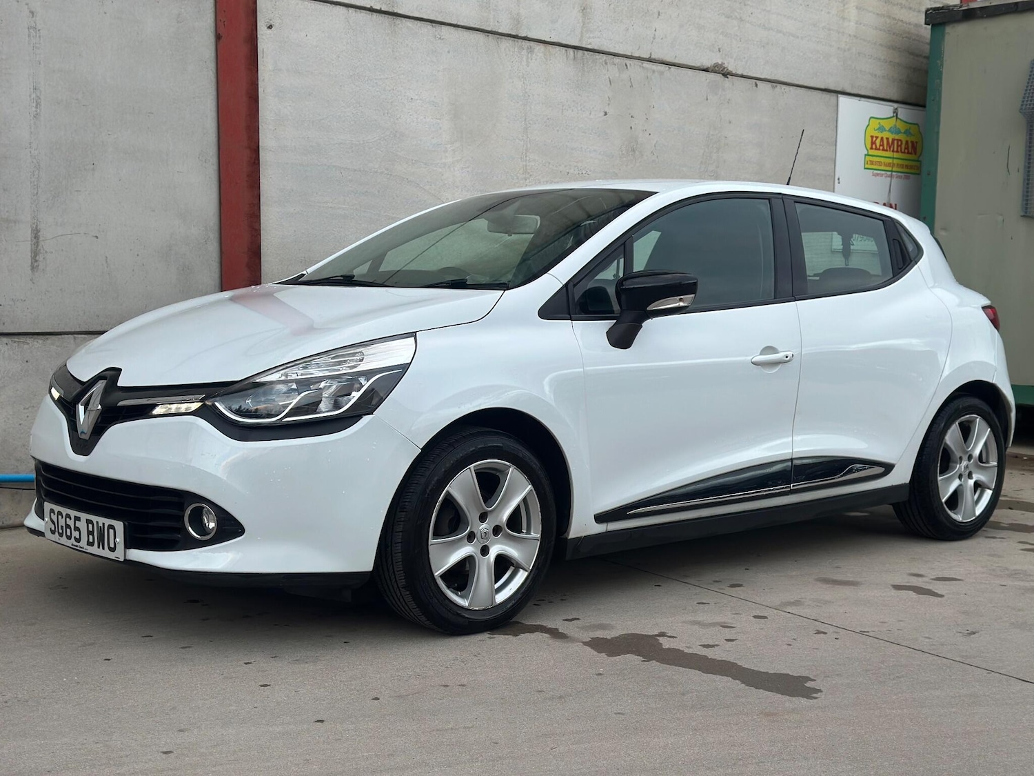 Used Renault Clio 2015 for sale - 76620489: Photo 6