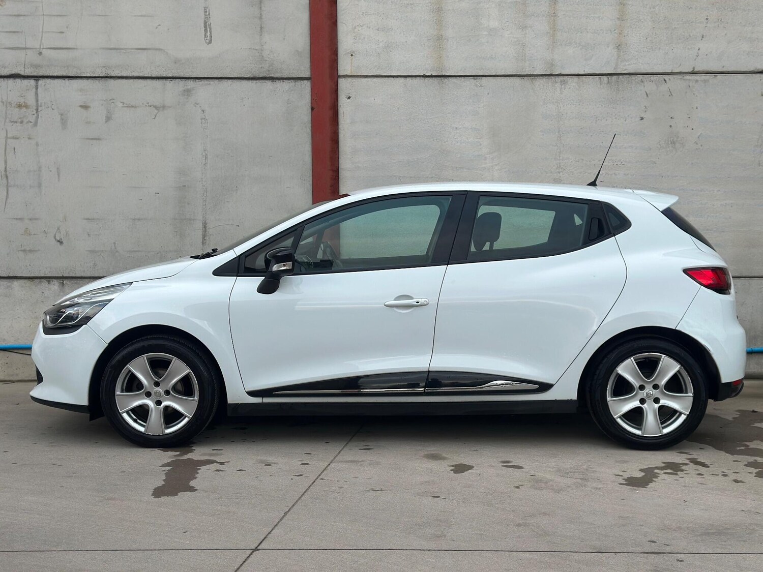 Used Renault Clio 2015 for sale - 76620489: Photo 7