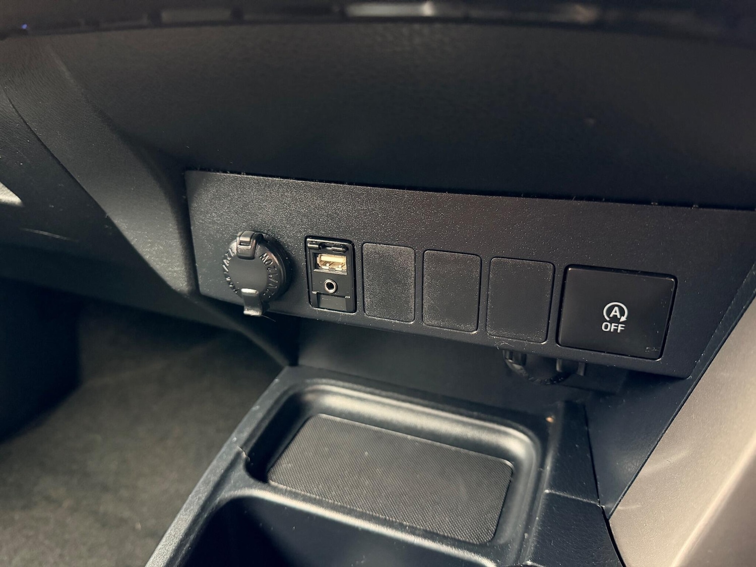 Used Toyota RAV4 2016 for sale - 76759349: Photo 29