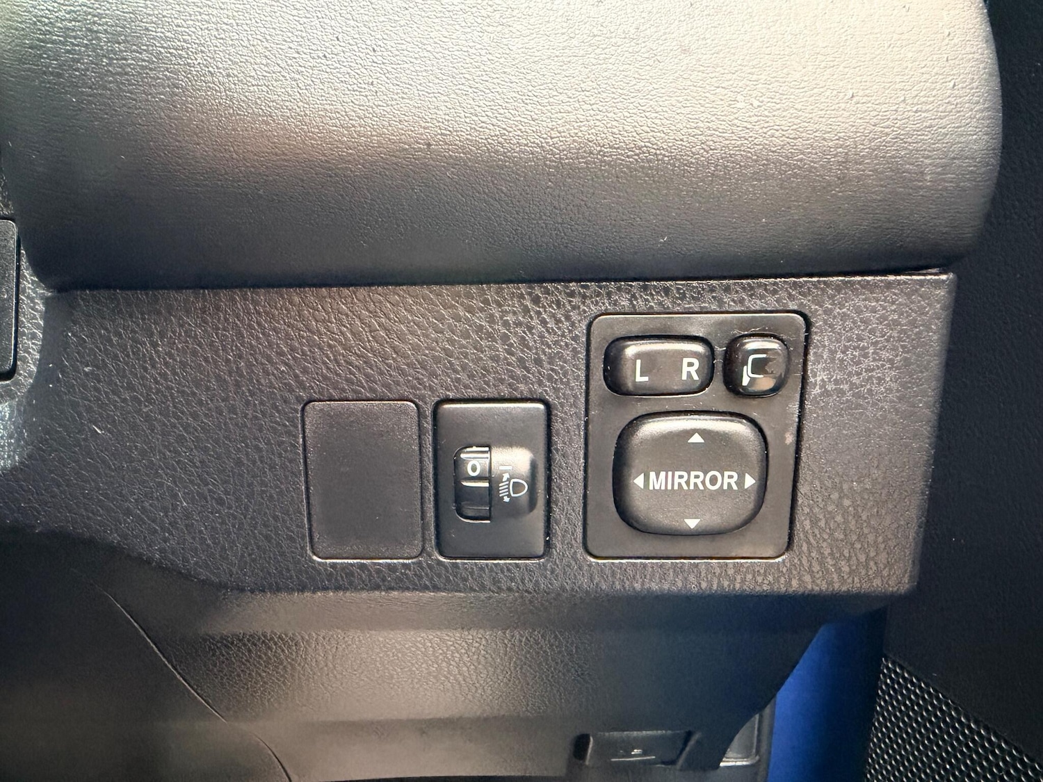 Used Toyota RAV4 2016 for sale - 76759349: Photo 30