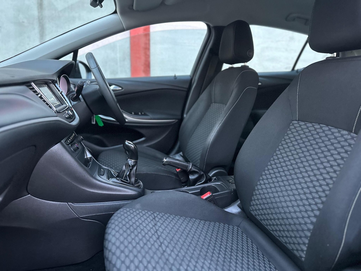 Used Vauxhall Astra 2017 for sale - 77120726: Photo 28