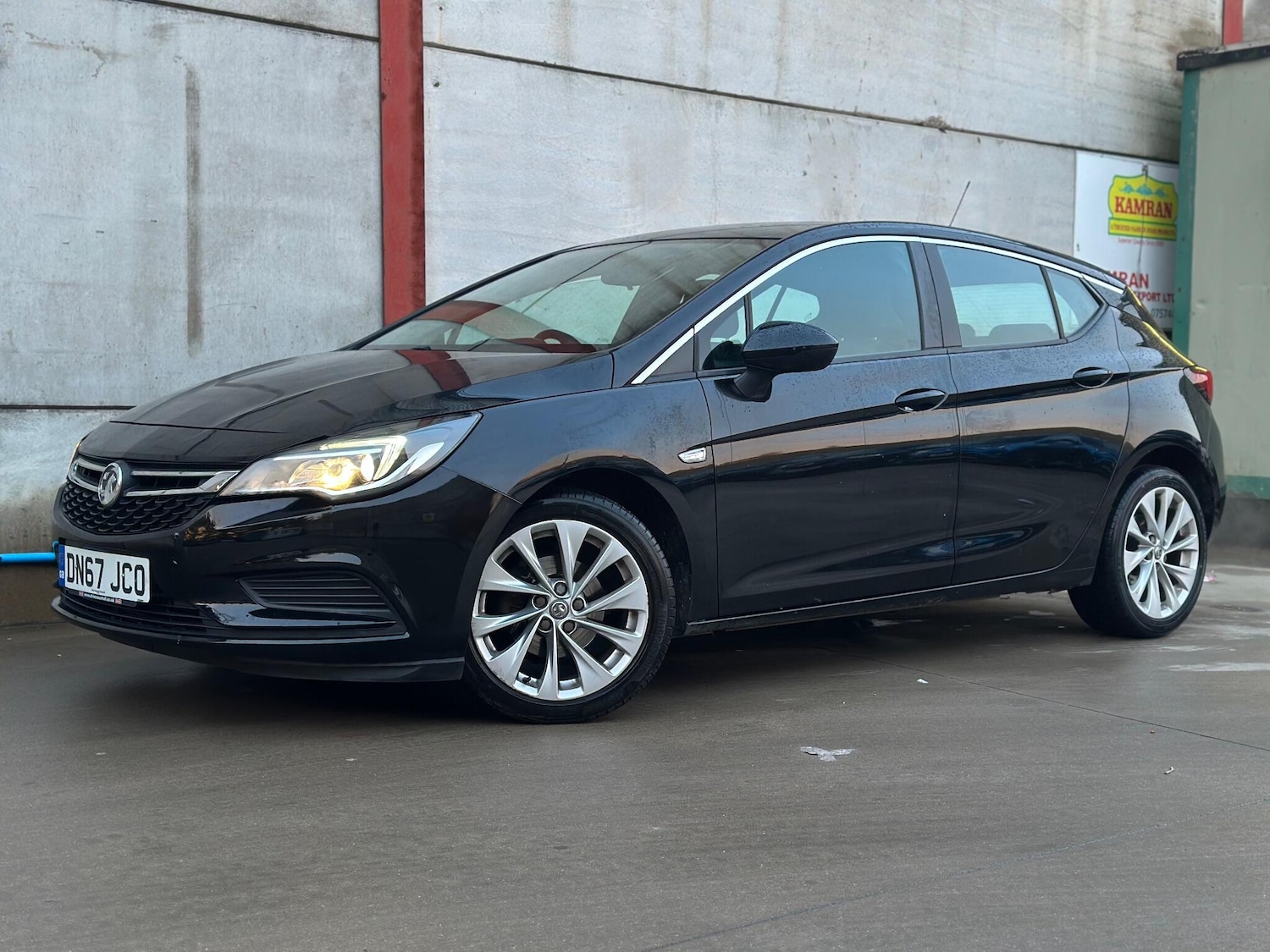 Used Vauxhall Astra 2017 for sale - 77120726: Photo 4