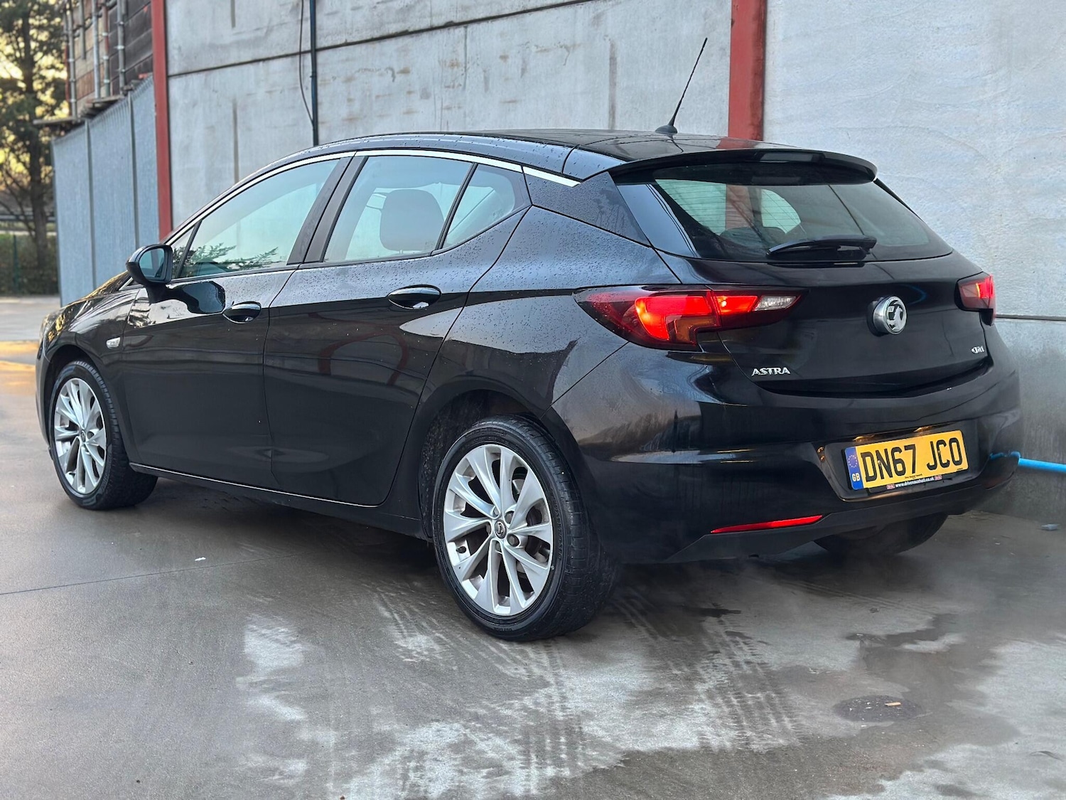 Used Vauxhall Astra 2017 for sale - 77120726: Photo 5