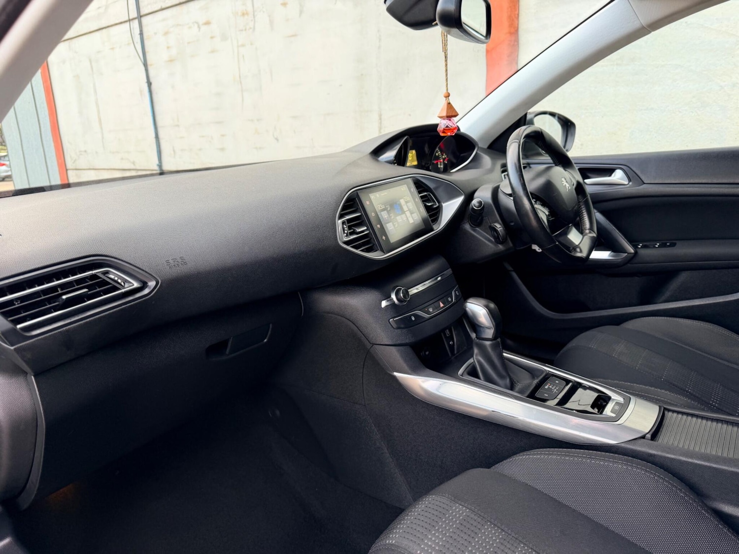 Used Peugeot 308 2016 for sale - 77424707: Photo 14