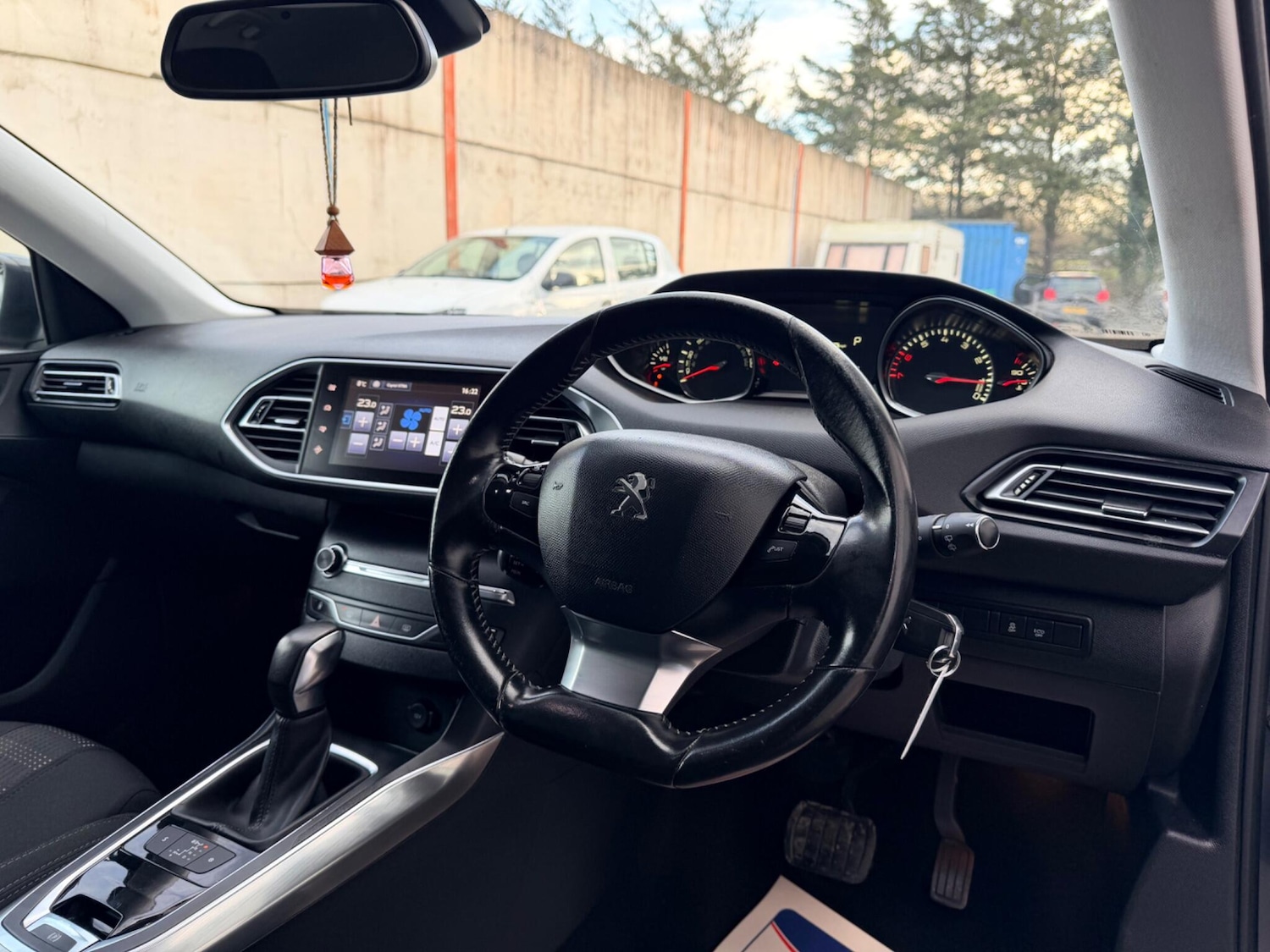 Used Peugeot 308 2016 for sale - 77424707: Photo 21