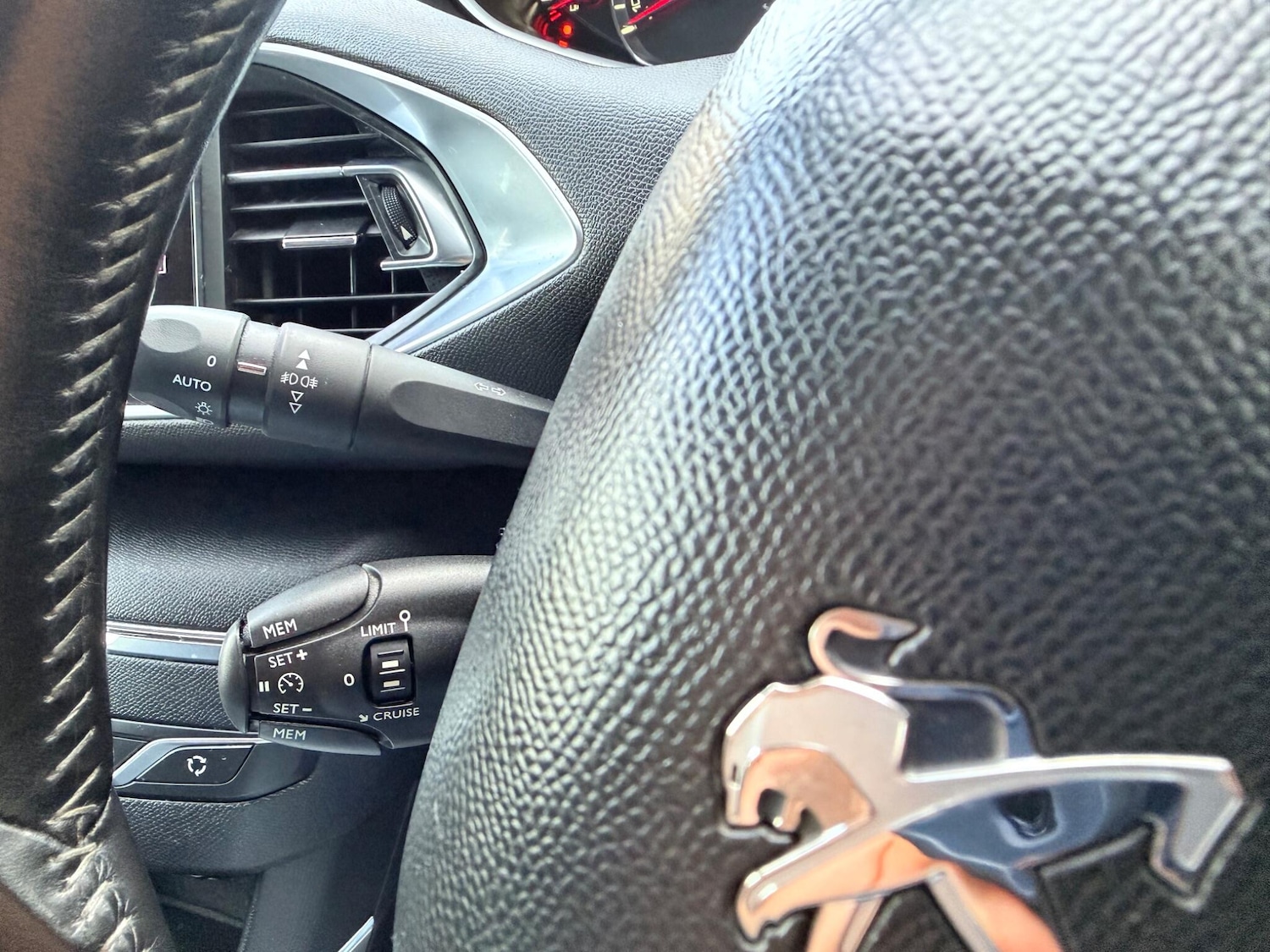 Used Peugeot 308 2016 for sale - 77424707: Photo 29