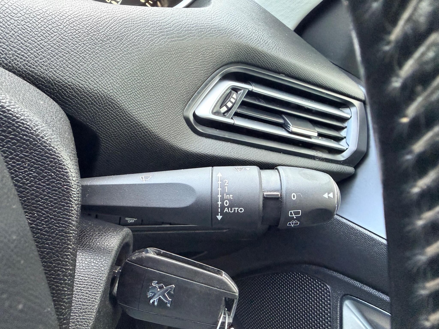 Used Peugeot 308 2016 for sale - 77424707: Photo 30