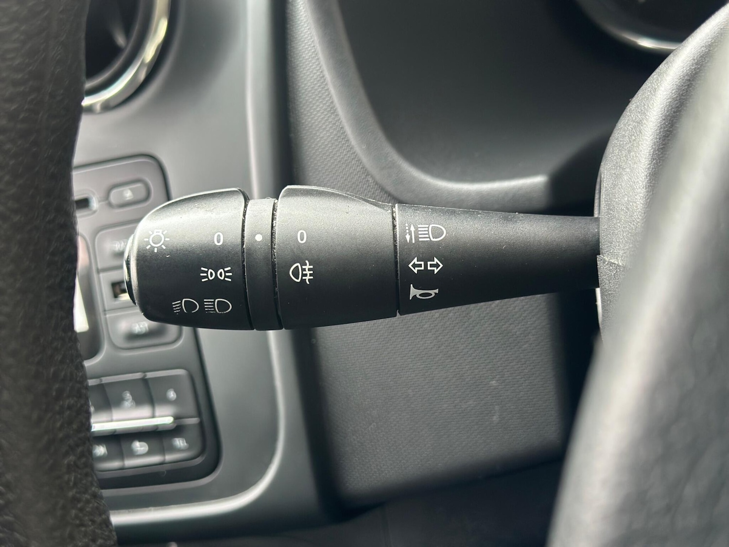 Used Dacia Sandero 2015 for sale - 77637499: Photo 18