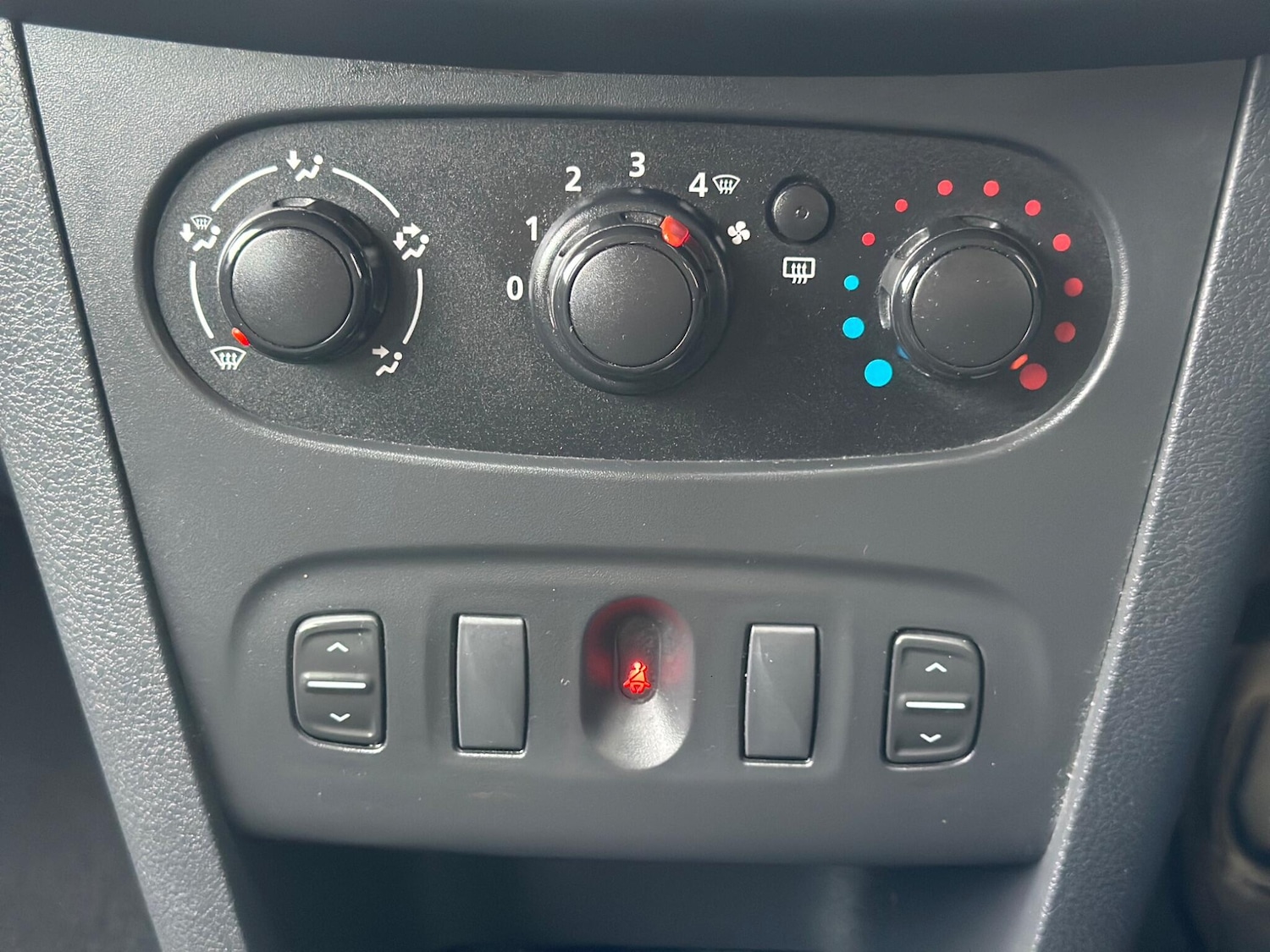 Used Dacia Sandero 2015 for sale - 77637499: Photo 19