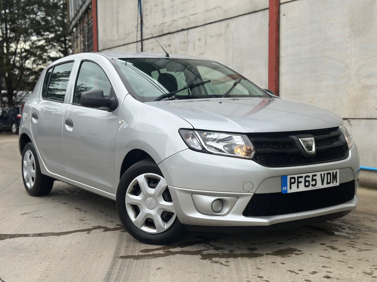 Used Dacia Sandero 2015 for sale - 77637499: Photo 2