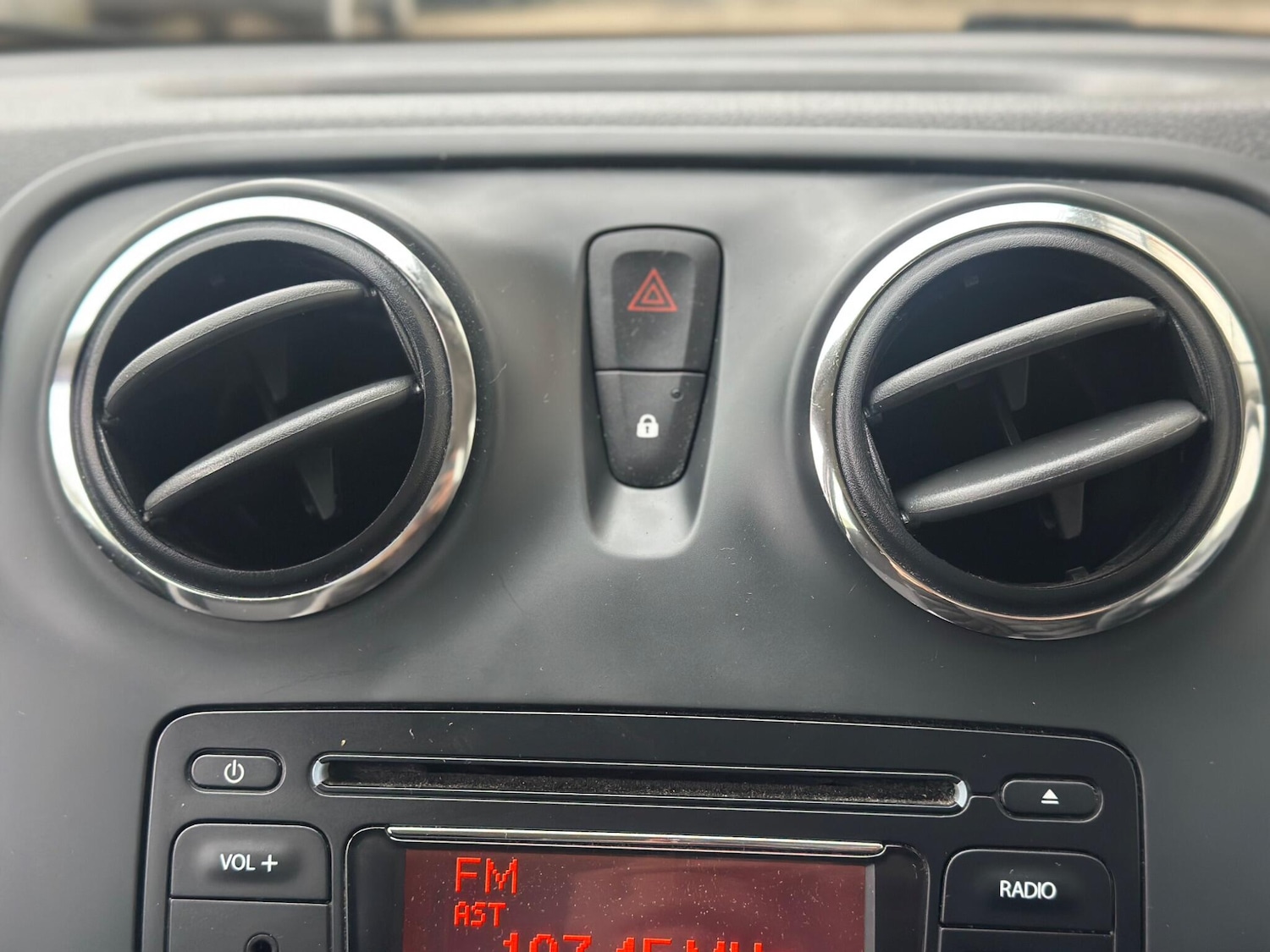 Used Dacia Sandero 2015 for sale - 77637499: Photo 21