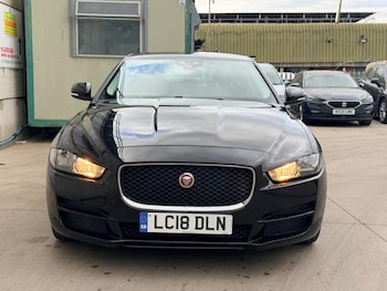Used Jaguar XE 2018 for sale - 79248399: Photo