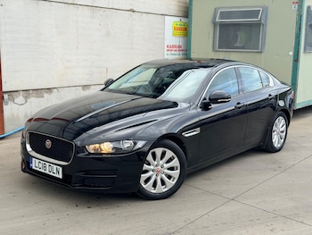 Used Jaguar XE 2018 for sale - 79248399: Photo