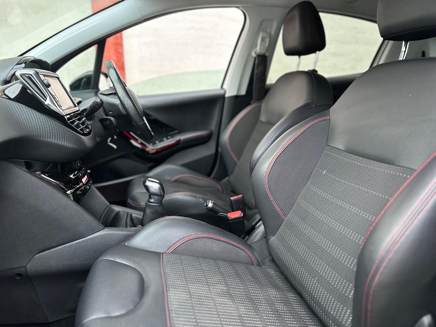 Used Peugeot 208 2018 for sale - 76388233: Photo 24