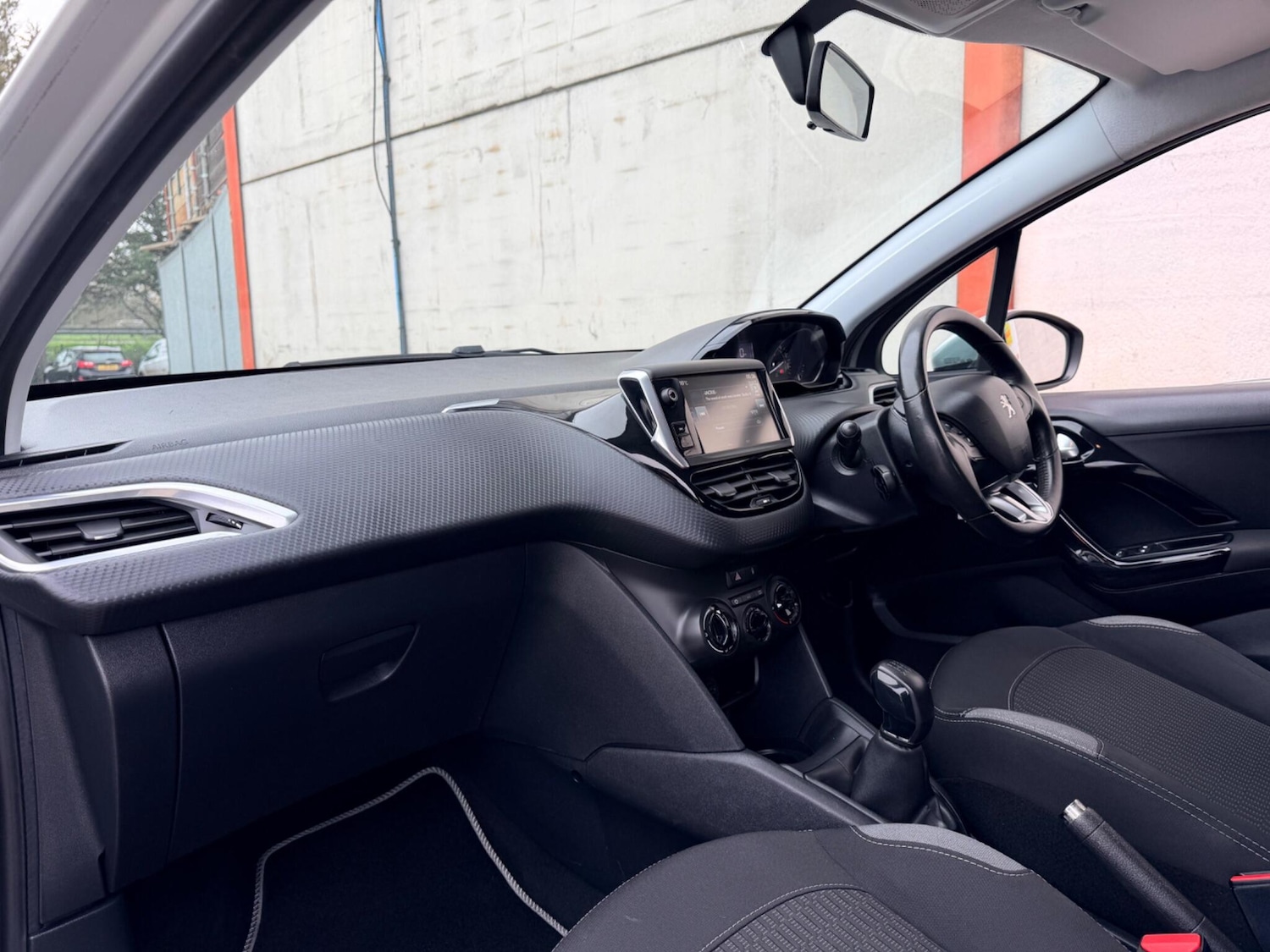 Used Peugeot 208 2016 for sale - 77799128: Photo 14