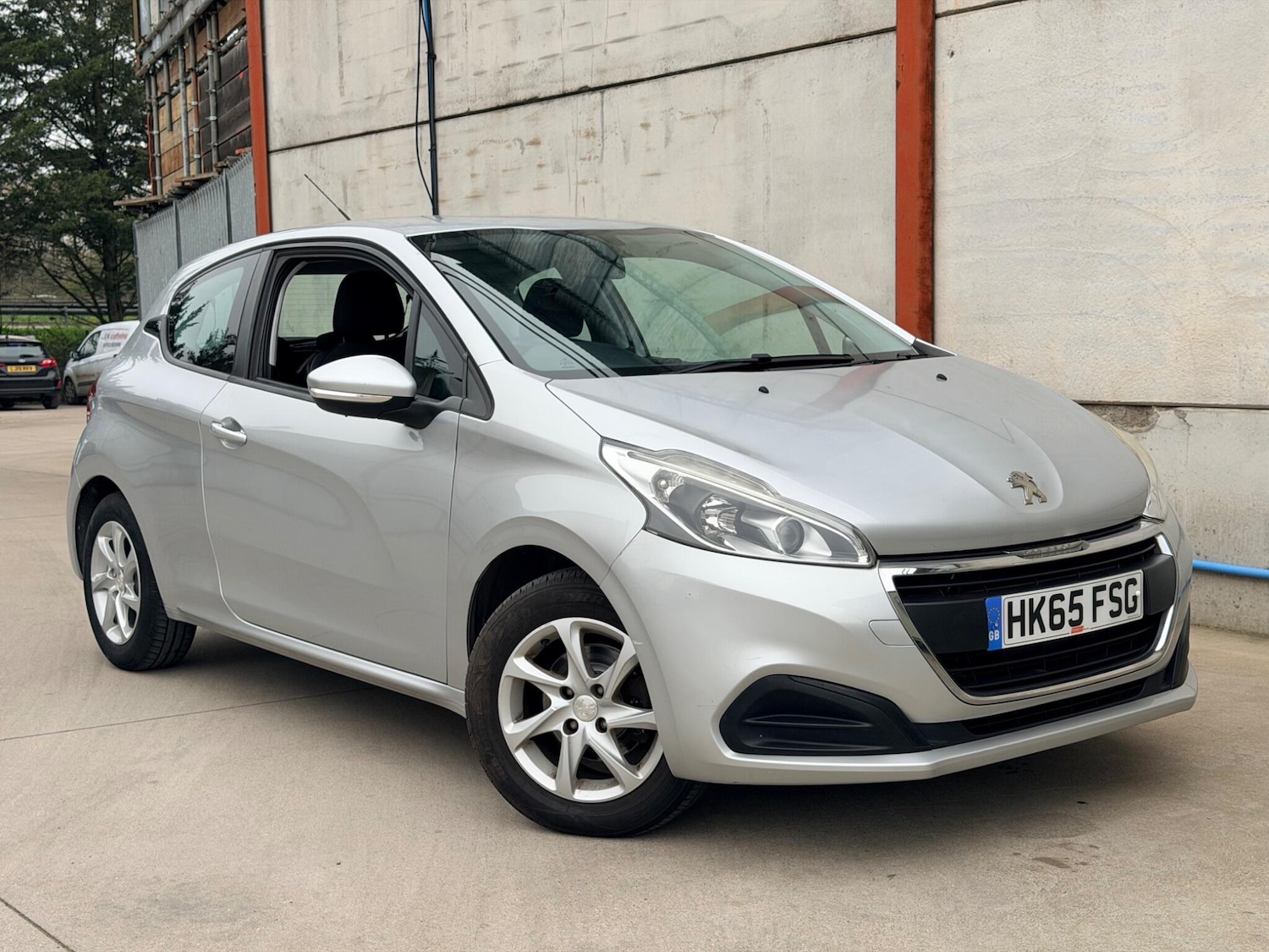 Used Peugeot 208 2016 for sale - 77799128: Photo 2