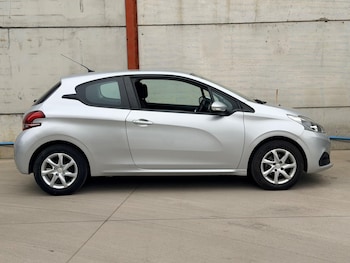 Used Peugeot 208 2016 for sale - 77799128: Photo