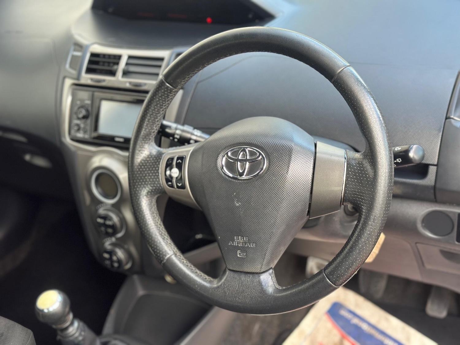 Used Toyota Yaris 2011 for sale - 76765777: Photo 26