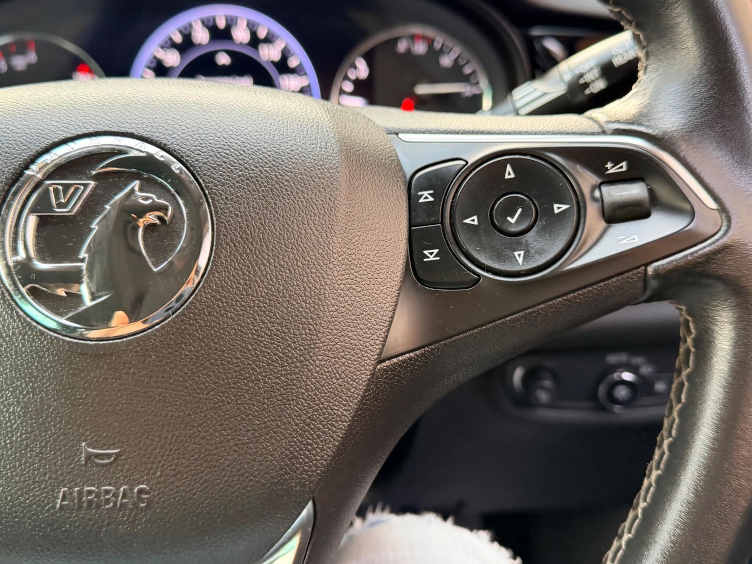 Used Vauxhall Insignia 2018 for sale - 77305684: Photo 28