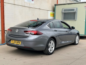Used Vauxhall Insignia 2018 for sale - 79212817: Photo