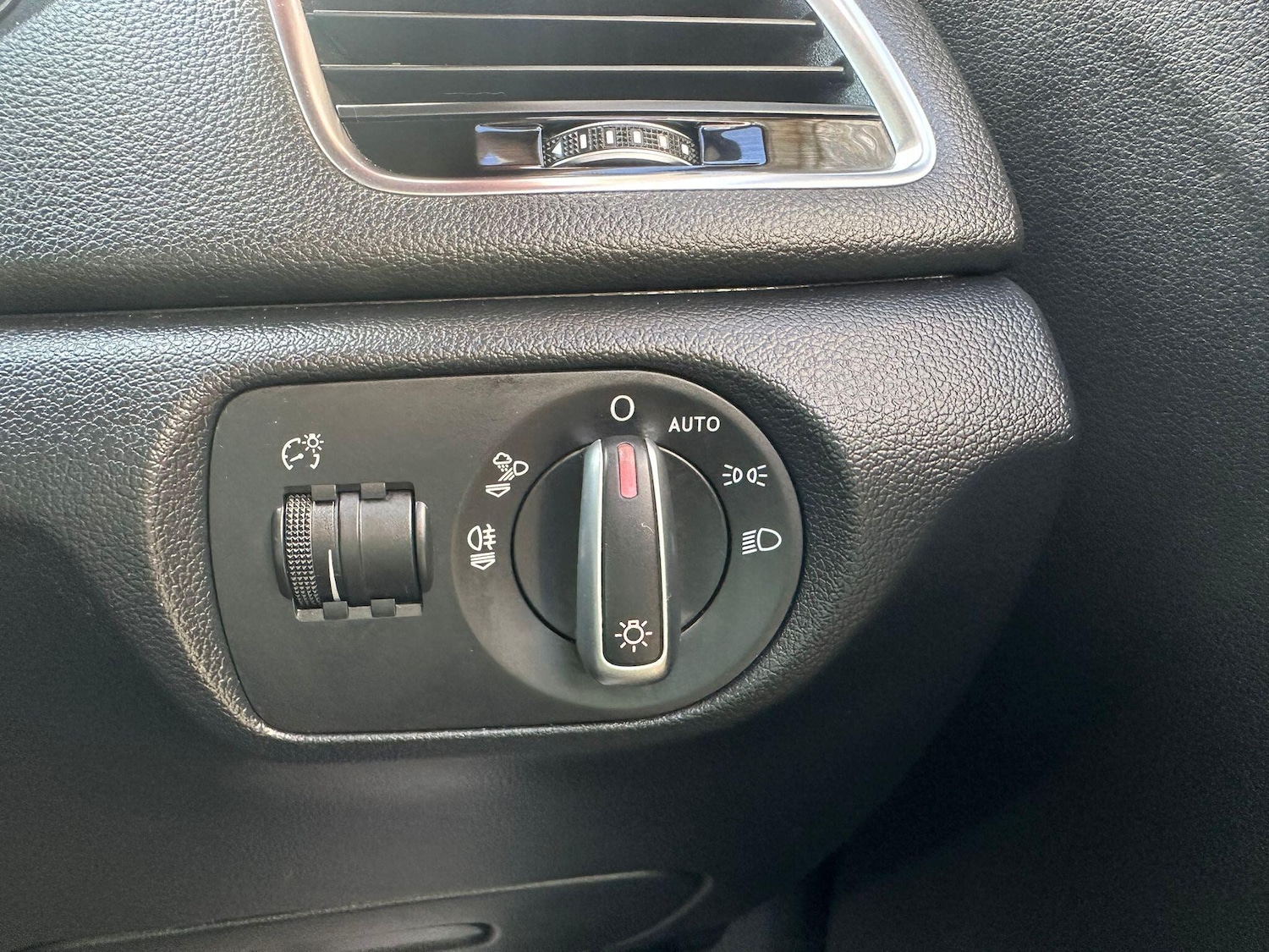Used Audi Q3 2015 for sale - 76072179: Photo 26